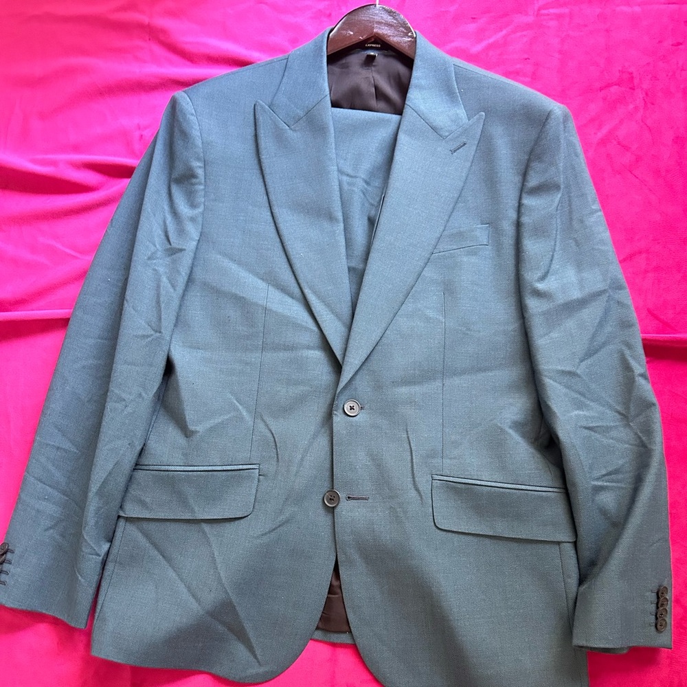 Express Men’s suit 42R